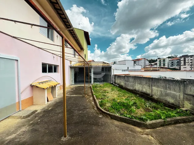 Imagem 7: Casa à venda com 5 dormitórios sendo 2 suítes em Barbacena no Santa Tereza I