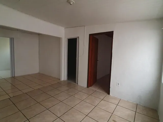 Imagem 15: Casa Espaçosa e Segura para Venda e Locação!