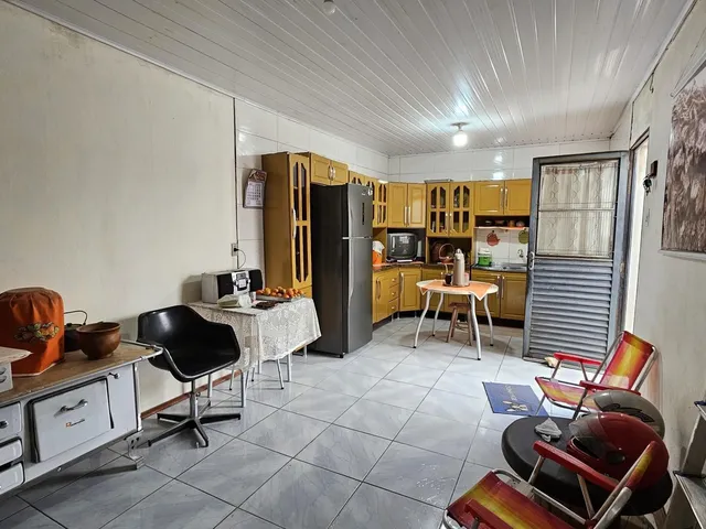 Imagem 3: Casa À Venda com 2 Quartos e Garagem