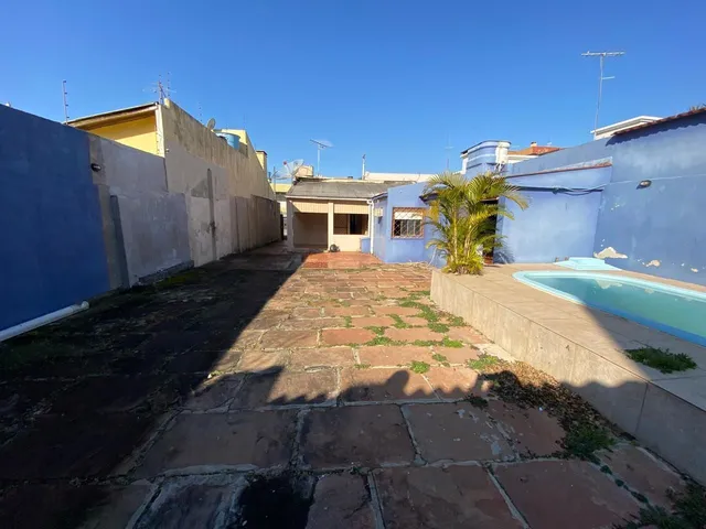 Imagem 4: Casa para Venda de 3 Quartos com Garagem e Piscina