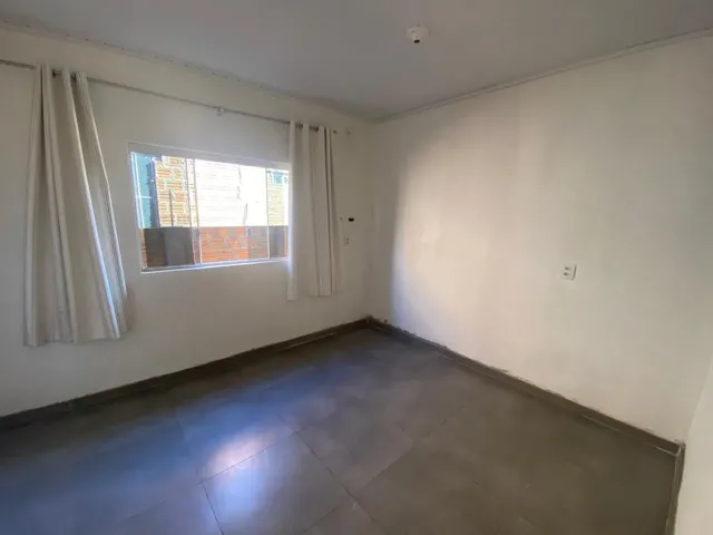 Imagem 8: Casa para Aluguel no Bairro Renascer - Ampla, Confortável e Pronta para Morar!