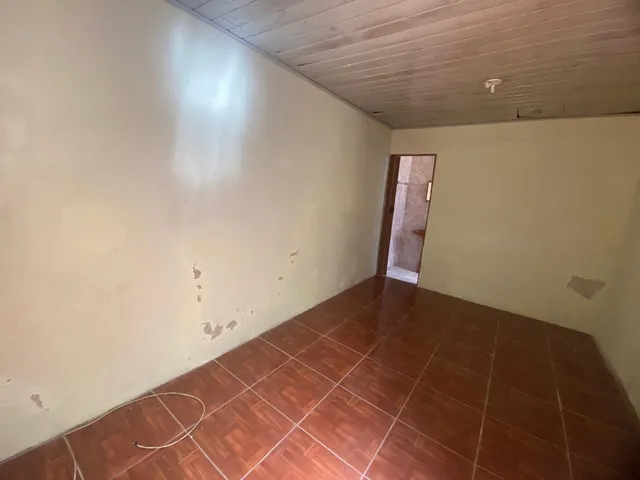 Imagem 2: Casa no Centro com 2 Dormitórios e 2 Vagas de Garagem