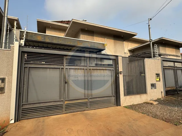 Imagem: A casa possui 2 Dormitórios, 1 Banheiro, 1 Vaga na