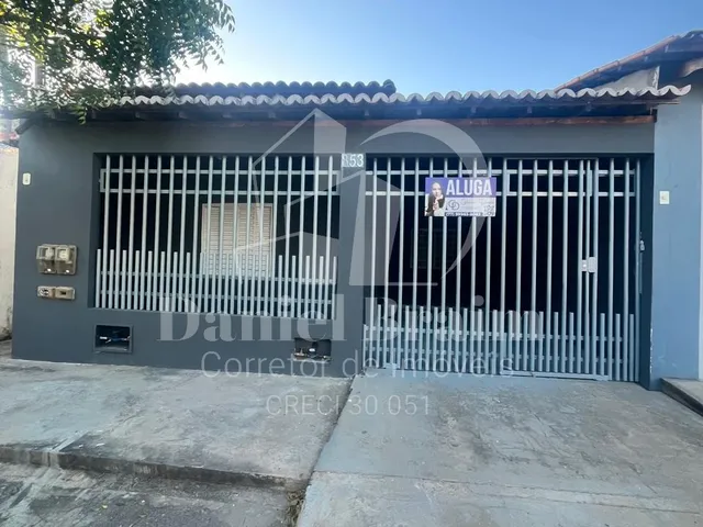 Imagem: A casa possui 2 Dormitórios, 1 Banheiro, 1 Vaga na garagem