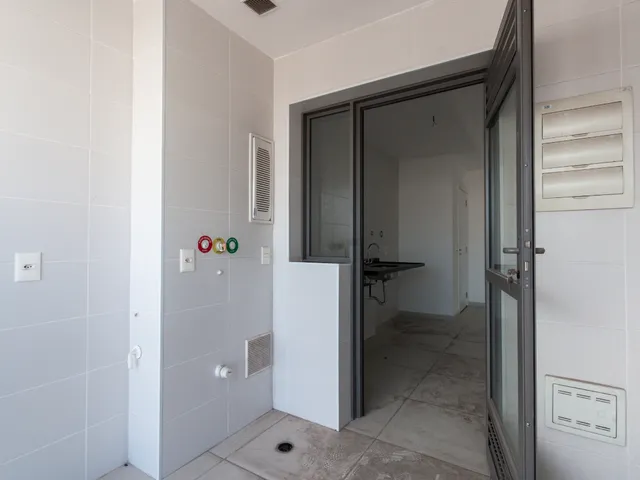 Imagem 5: Apartamento para venda em Vila Gumercindo com 3 quartos, sendo 2 suítes, 151m²