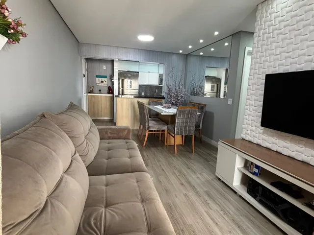 Imagem: O apartamento possui 5 Dormitórios, 1 Suíte, 2 Banheiros,