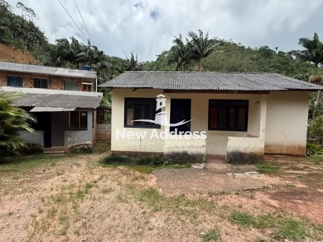 Imagem 2: Duas casas construídas em terreno de 480m². Escriturado. Oportunidade em Marechal