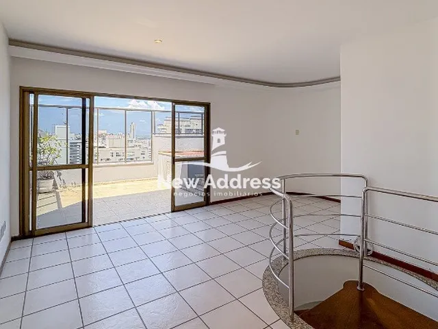 Imagem 3: Cobertura duplex de frente para o mar com 4 quartos, piscina e churrasqueira à venda na