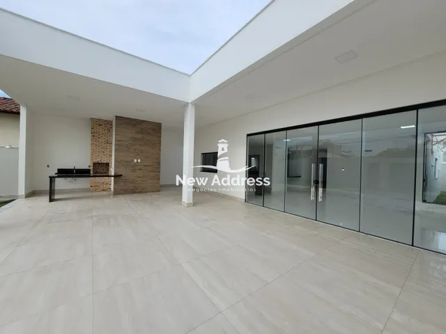 Imagem 3: Casa linear recém-construída em Interlagos, de 210 m² com 3 suítes