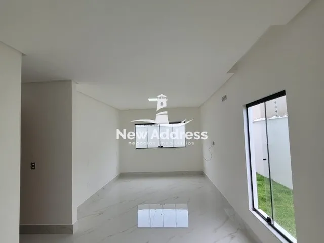 Imagem 9: Casa linear recém-construída em Interlagos, de 210 m² com 3 suítes