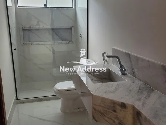 Imagem 4: Casa linear recém-construída em Interlagos, de 210 m² com 3 suítes