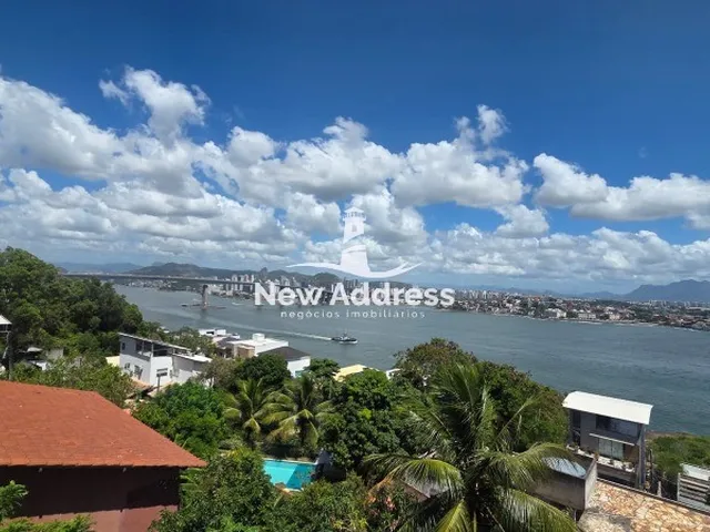 Imagem: Casa triplex no Morro do Moreno, Praia da