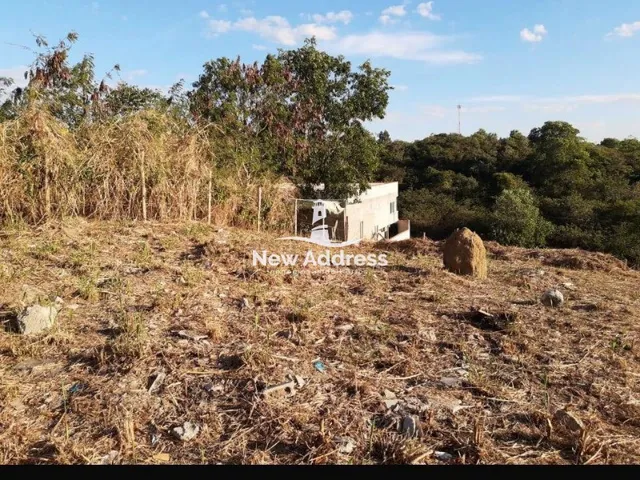 Imagem 2: Terreno com 360m² em condomínio fechado, amplo e ideal para construir casa, jardim e