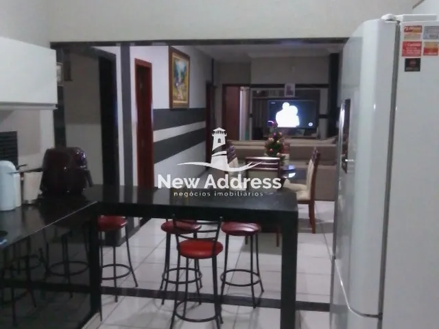 Imagem 5: Casa térrea com 3 quartos, sendo 2 suítes, ambientes integrados e área de serviço