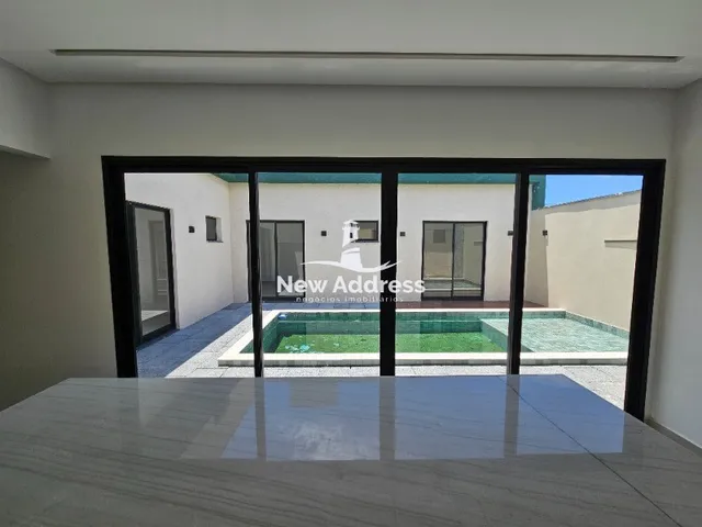 Imagem: Casa linear de 210m², com 3 suítes e piscina