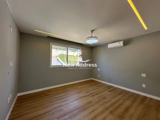 Imagem 6: Casa de 440m², com vista para reserva, piscina e hidromassagem, à venda no Riviera Park