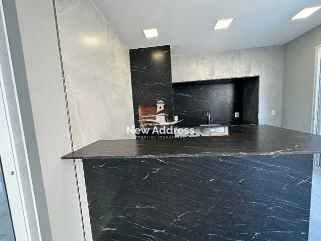 Imagem 3: Casa de 440m², com vista para reserva, piscina e hidromassagem, à venda no Riviera Park