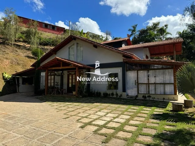 Imagem: Casa duplex moderna, com 3 quartos, à venda
