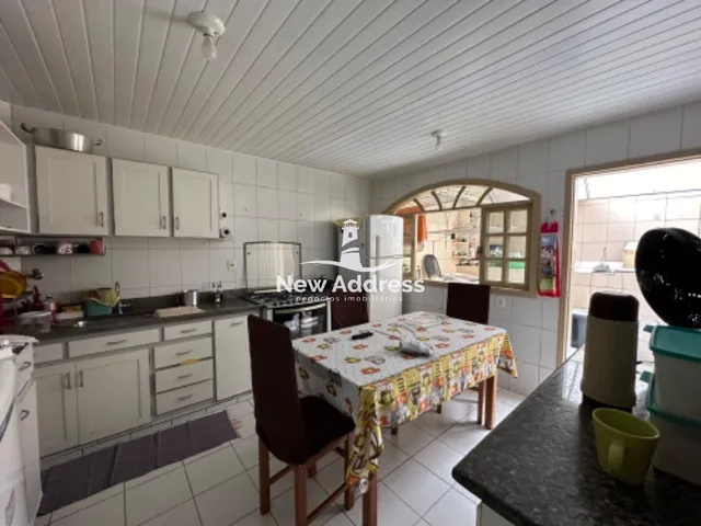 Imagem 9: Casa Espaçosa: 6 Quartos, 3 Salas, 4 Banheiros, 313 M². Conforto e Oportunidade!