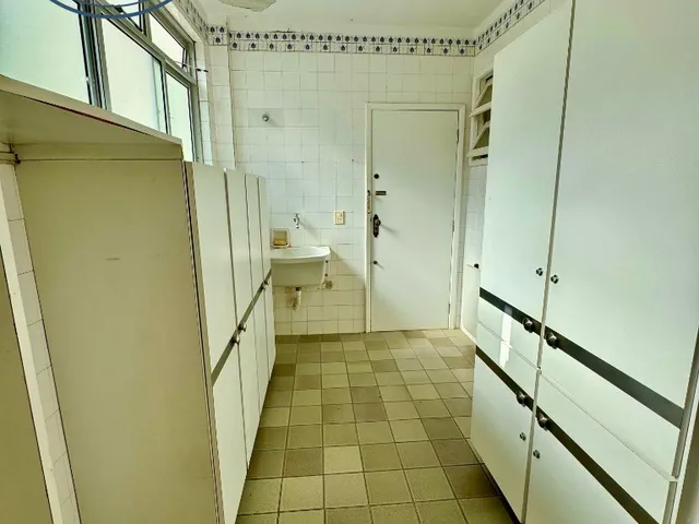 Imagem 15: VENDO APARTAMENTO 249M² COM 3/4, NASCENTE, ANDAR INTERMEDIÁRIO EM RUA TRANQUILA A BARRA!