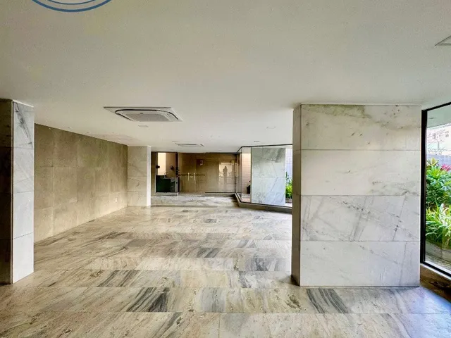 Imagem 5: VENDO APARTAMENTO 249M² COM 3/4, NASCENTE, ANDAR INTERMEDIÁRIO EM RUA TRANQUILA A BARRA!