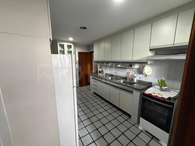 Imagem 5: Apartamento de 3 quartos à venda no Ed. Luna Goes, com 190m², em Santa Rosa, Niterói/RJ