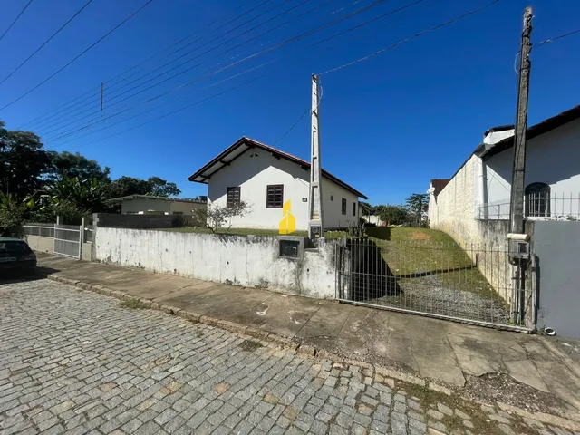 Imagem: CASA À VENDA NO BAIRRO DAS CAPITAIS EM