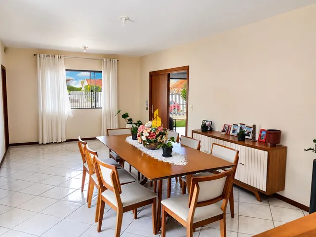 Imagem 8: Casa com 5 dormitórios, terreno amplo em área nobre