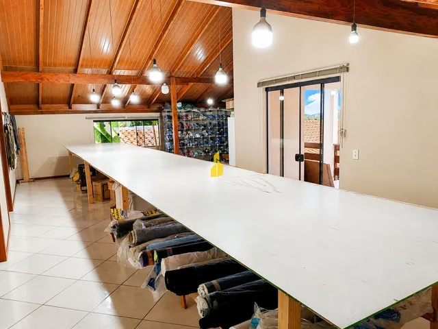 Imagem 6: Casa com 5 dormitórios, terreno amplo em área nobre