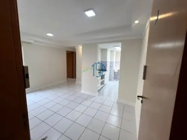 Imagem: O apartamento possui 2 Dormitórios, 1 Banheiro, 1 Vaga na