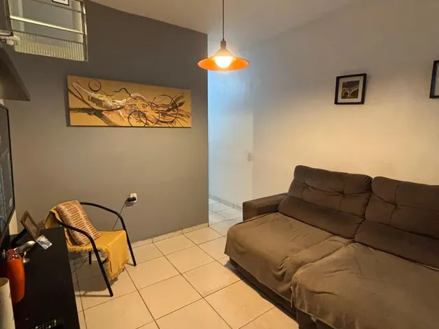 Imagem: A casa possui 5 Dormitórios, 2 Suítes, 3 Banheiros, 98m²