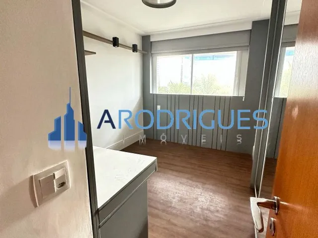 Imagem 1: Apartamento à Venda em Pituaçu Nascente Vista Mar em Condomínio Alto Padrão 200m²