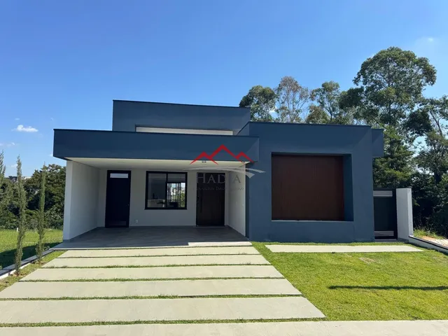 Imagem: A casa em condomínio possui 3 Dormitórios, 2 Suítes, 4