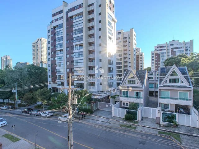 Imagem 5: Duplex Reformado com Terraço e Vista para o Bosque no Ecoville
