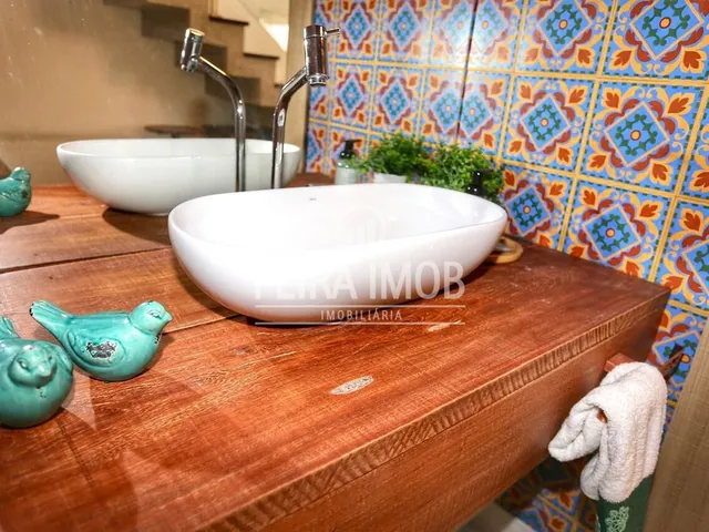 Imagem 13: Paraiso - Casa à Venda em Guarajuba no Condomínio Paraíso com 7 Quartos e Piscina a