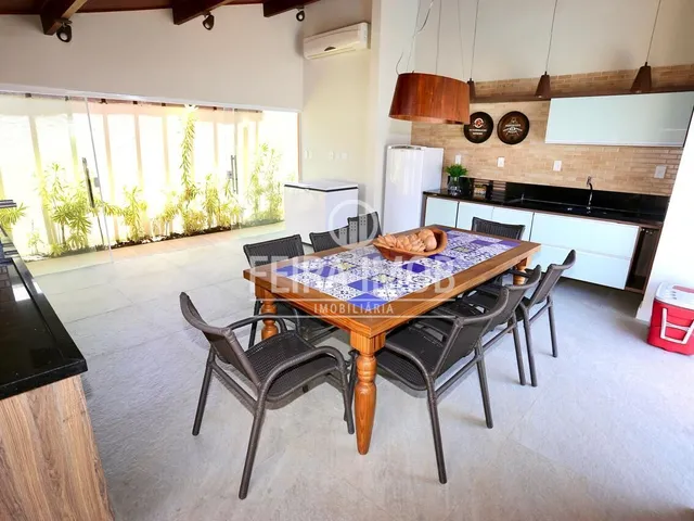Imagem 9: Paraiso - Casa à Venda em Guarajuba no Condomínio Paraíso com 7 Quartos e Piscina a