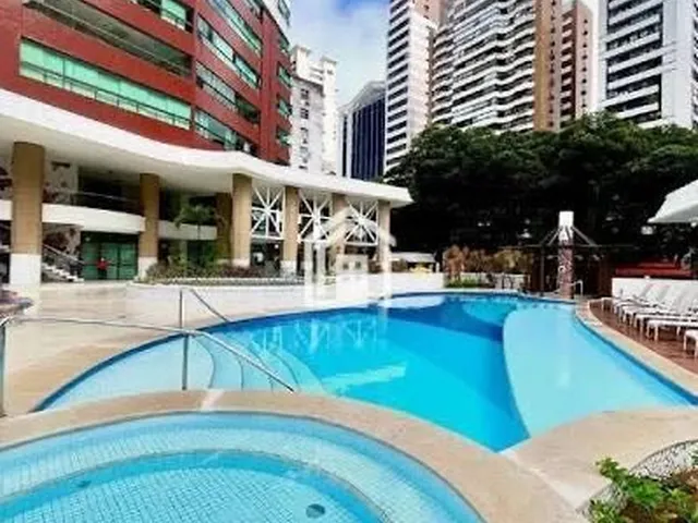 Imagem 2: Vendo Apartamento exclusivo vista mar com 190m² com 4 suítes completas, 3 vagas, 01