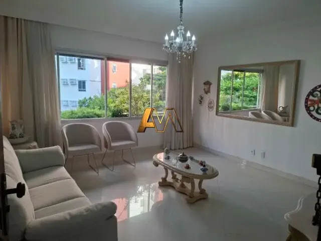 Imagem: O apartamento possui 4 Dormitórios, 1 Suíte, 3 Banheiros