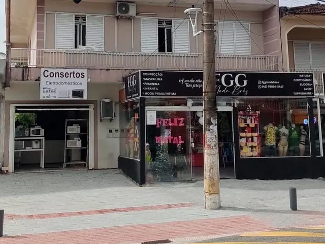 Imagem: Casa e Loja Comércial na Avenida Aniceto