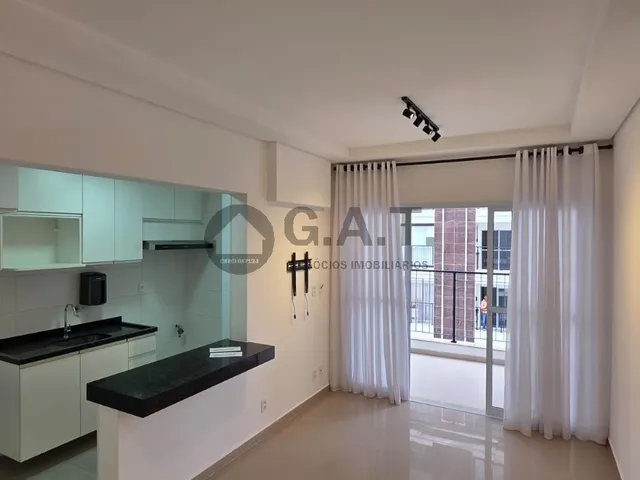 Imagem: O apartamento possui 2 Dormitórios, 1 Suíte, 2 Banheiros,