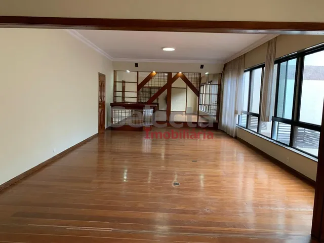 Imagem 7: Apartamento na quadra da praia, distante cerca de 20 metros da Av. Delfim Moreira, na