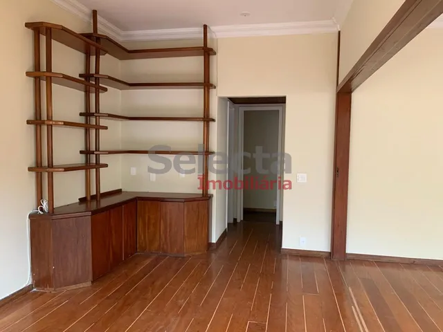 Imagem 3: Apartamento na quadra da praia, distante cerca de 20 metros da Av. Delfim Moreira, na