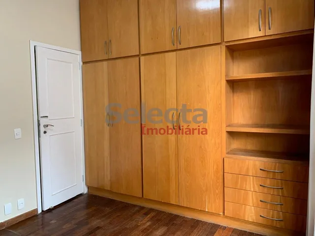 Imagem 5: Apartamento na quadra da praia, distante cerca de 20 metros da Av. Delfim Moreira, na