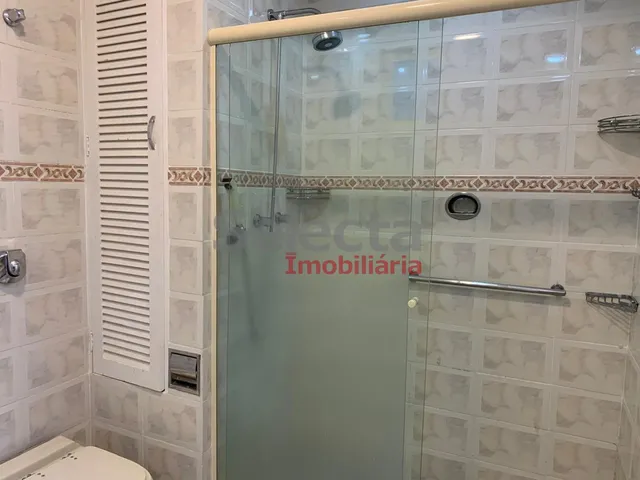 Imagem 8: Apartamento na quadra da praia, distante cerca de 20 metros da Av. Delfim Moreira, na