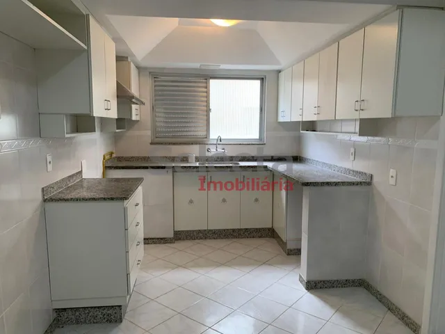 Imagem 16: Apartamento na quadra da praia, distante cerca de 20 metros da Av. Delfim Moreira, na