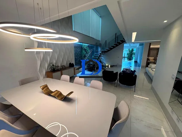 Imagem 2: Sobrado de Alto Padrão à Venda no Jardins Madri - 4 Suítes, 338 m² e Piscina, Pronto