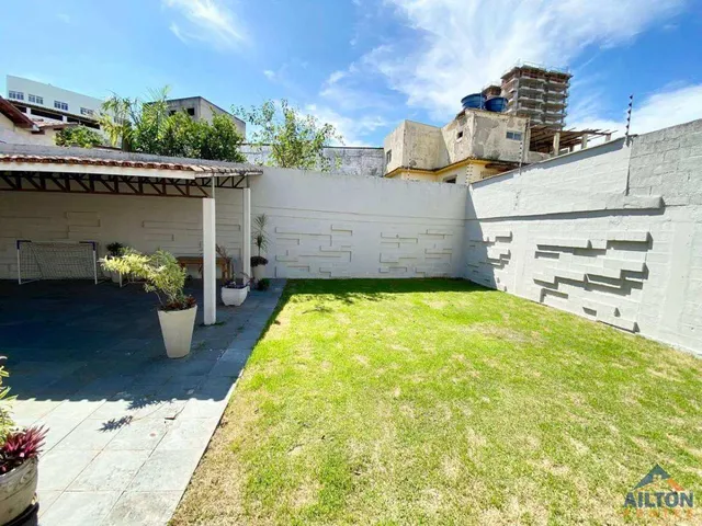 Imagem 9: Casa Duplex Alto Padrão com 4 Suítes Disponível p/ Venda ou Locação Anual no Bairro