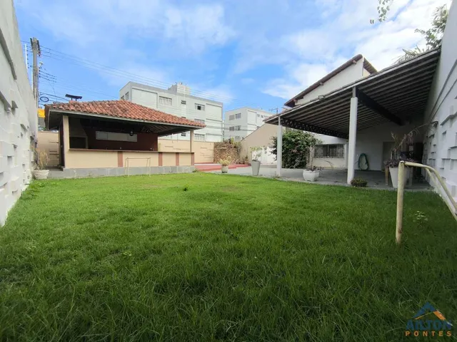 Imagem 11: Casa Duplex Alto Padrão com 4 Suítes Disponível p/ Venda ou Locação Anual no Bairro