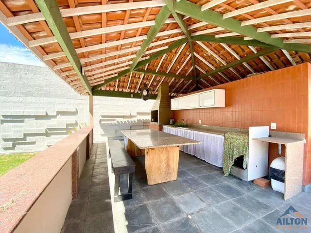 Imagem 8: Casa Duplex Alto Padrão com 4 Suítes Disponível p/ Venda ou Locação Anual no Bairro