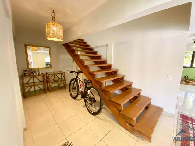 Imagem 3: Casa Duplex Alto Padrão com 4 Suítes Disponível p/ Venda ou Locação Anual no Bairro